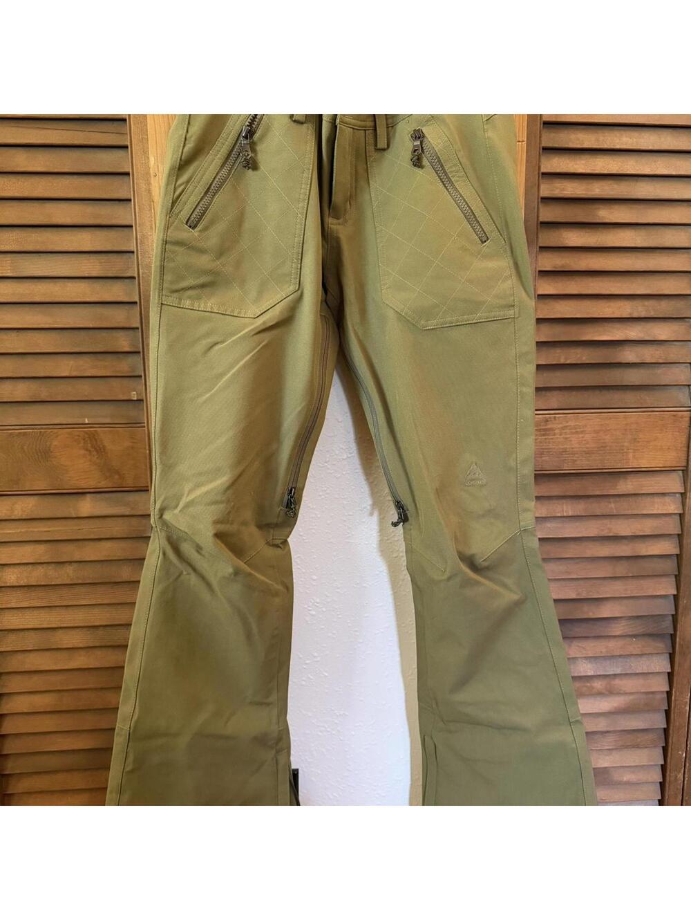 Burton army green ski pants/snowpants